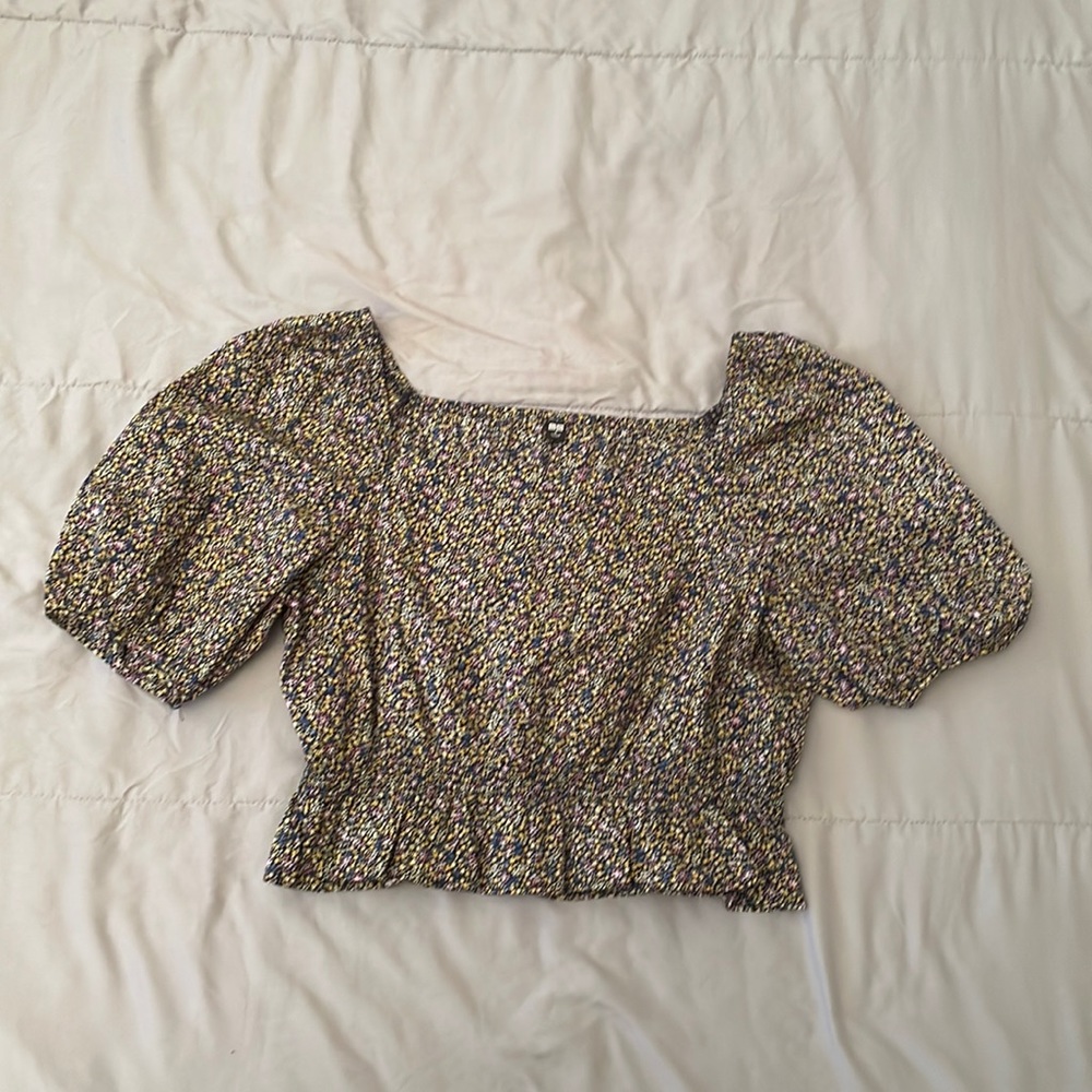 Uniqlo Cropped Puff Sleeve Peasant Blouse Floral Print